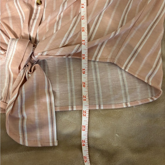 Rue21 Pink and White Crop Button Down Shirt - Picture 4 of 7
